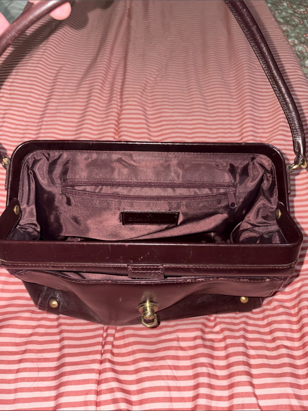 Vintage Etienne Aigner Dark Brown Leather Shoulder Bag with Matching Wallet - Picture 10 of 10